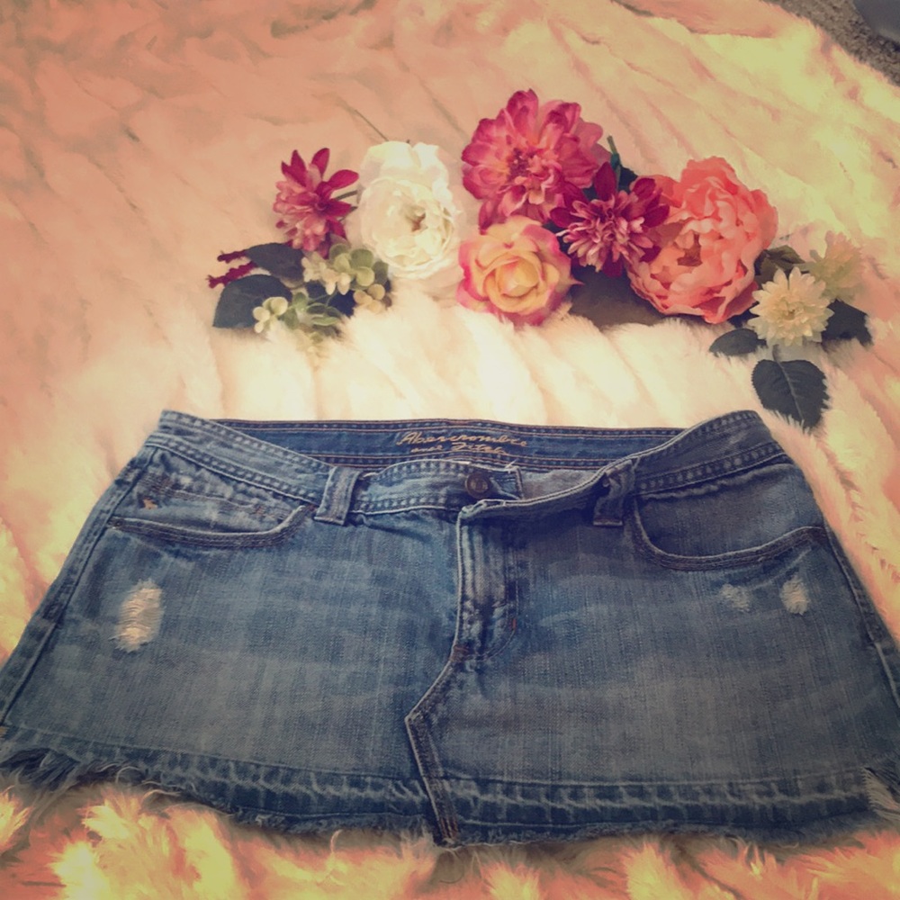 VINTAGE - Abercrombie and Fitch destroyed skirt